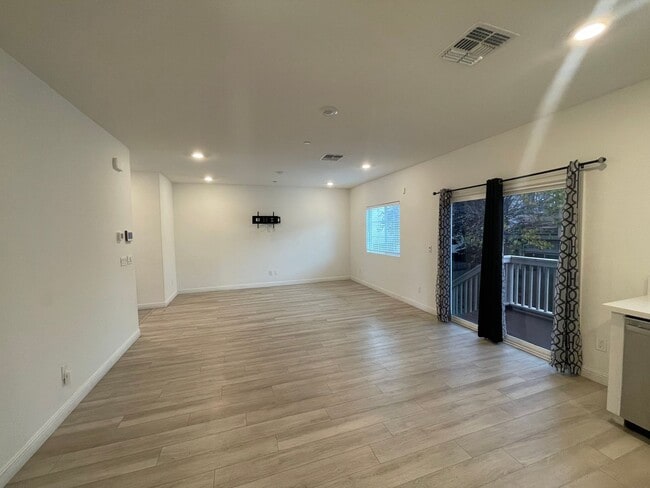 Foto del edificio - Modern 3 bedroom home in Gated Community