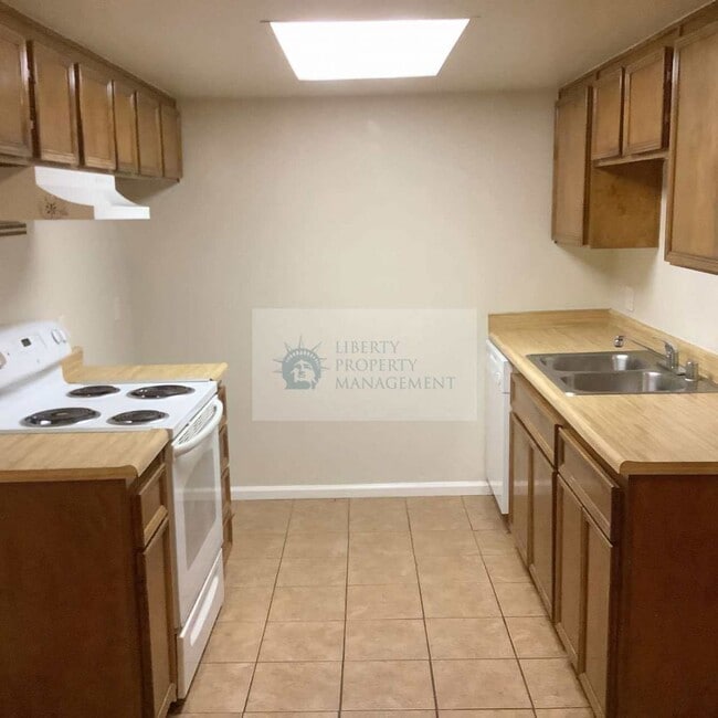Building Photo - 3116 Kounias Dr