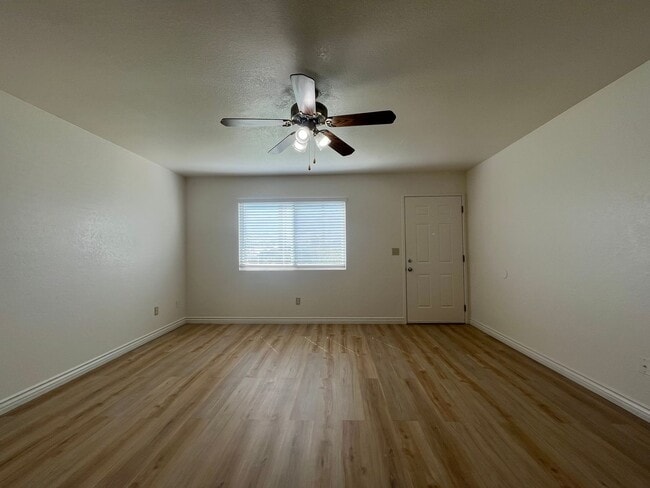 Building Photo - 1125 Cherry Ln