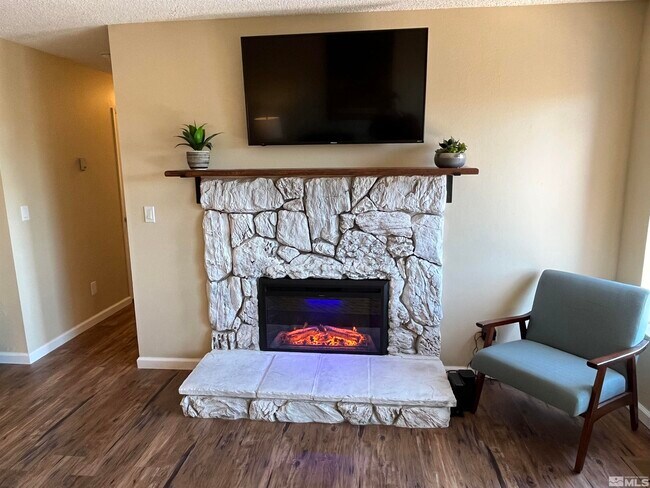 Building Photo - 2428 Marjay Ct