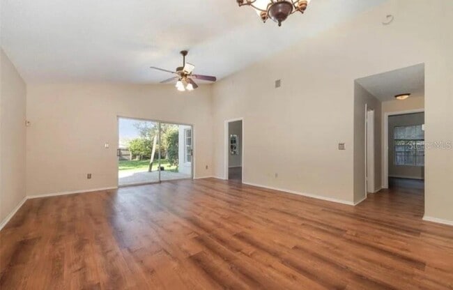 Foto del edificio - 10825 Bellamy Ct