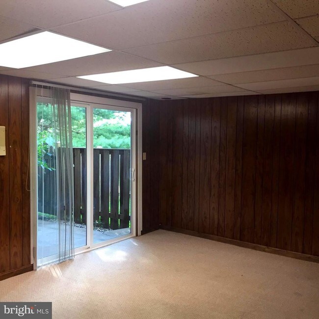 Building Photo - 111 Amberfield Ln
