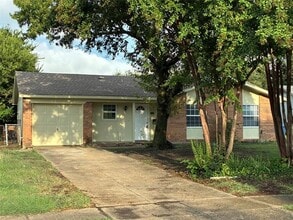 Building Photo - 2622 Foxcroft Ln