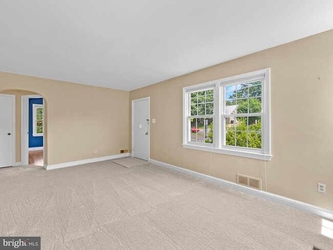 Building Photo - 404 S George Mason Dr