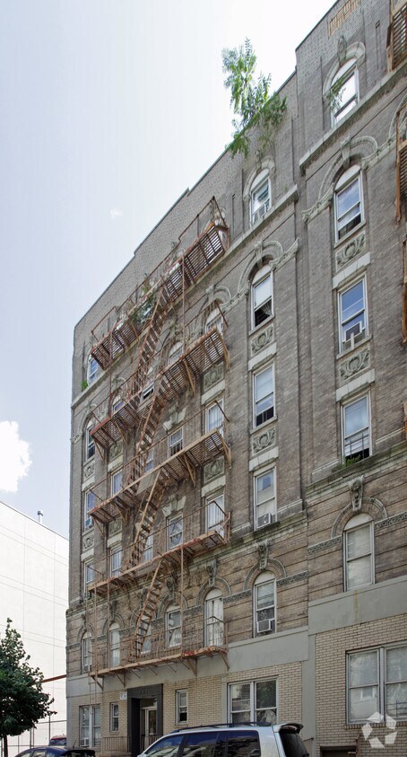 Primary Photo - 264 S 1st St