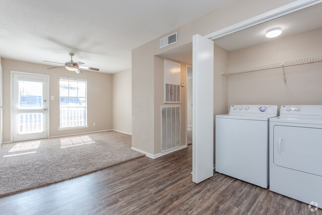 1 Br, Living Space - Marymont Apartments