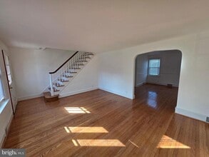 Building Photo - 5 Dowling Ave