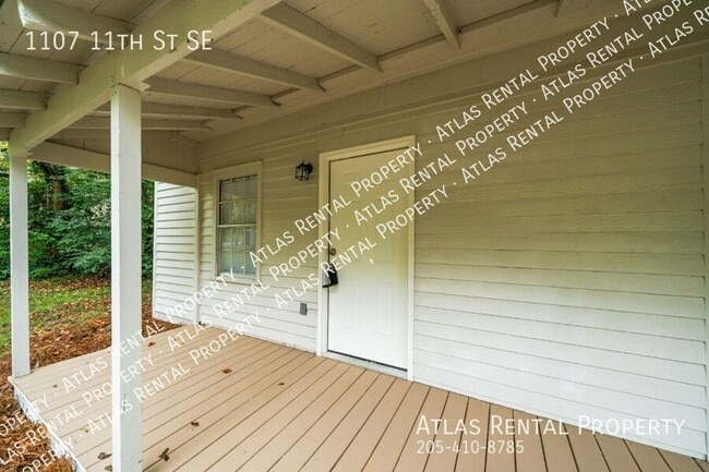 Building Photo - 1107 11th St SE