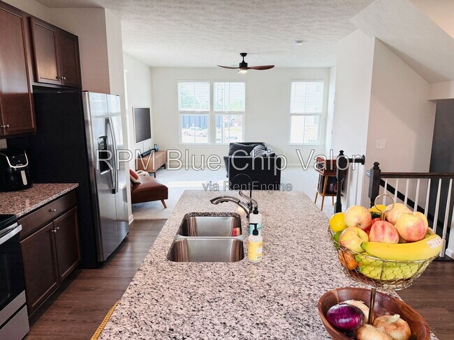 Foto del edificio - 14 Wentworth Ln