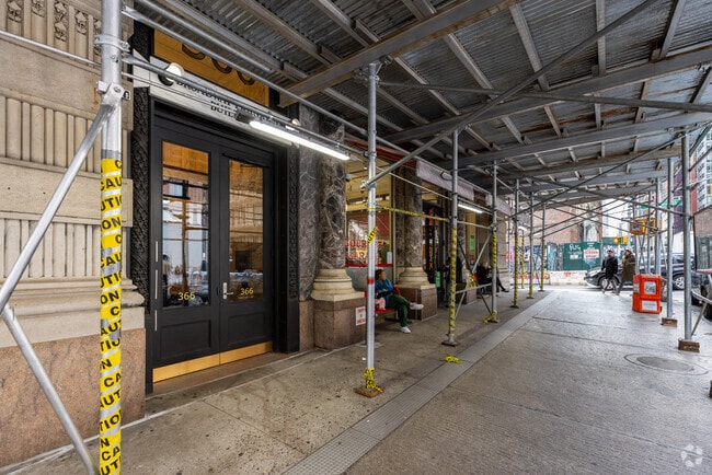 Building Photo - Broadway-Franklin Building