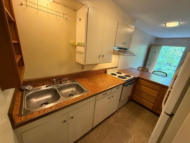 Foto del edificio - 433 E Dowling Rd