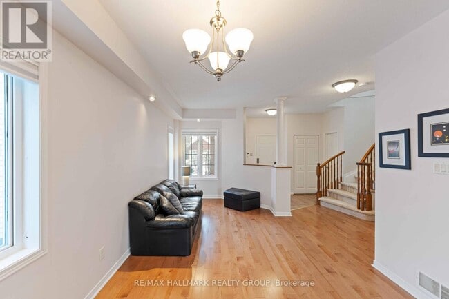 Building Photo - 16 Whitestone Dr