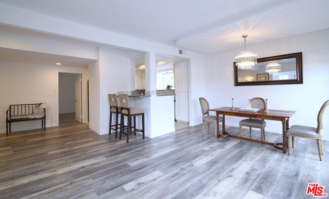 Foto del edificio - 1811 Manning Ave