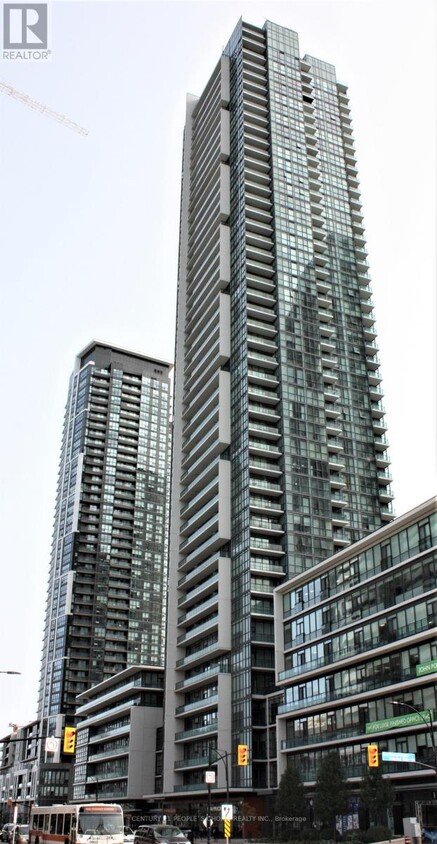 Photo principale - 4070-4070 Confederation Pkwy