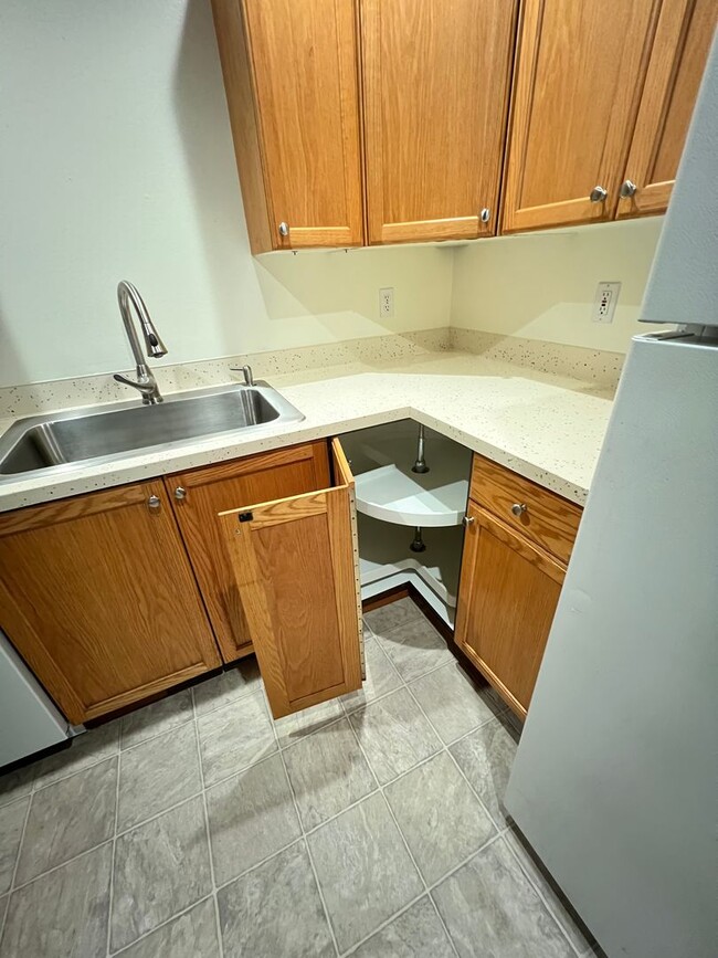 Building Photo - 3 Bedroom Duplex - Manchester Area