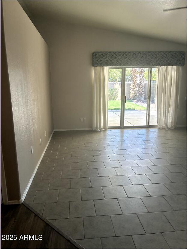 Foto del edificio - 749 S Monterey St