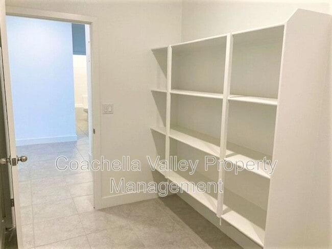 Foto del edificio - 11702 E Crescent St