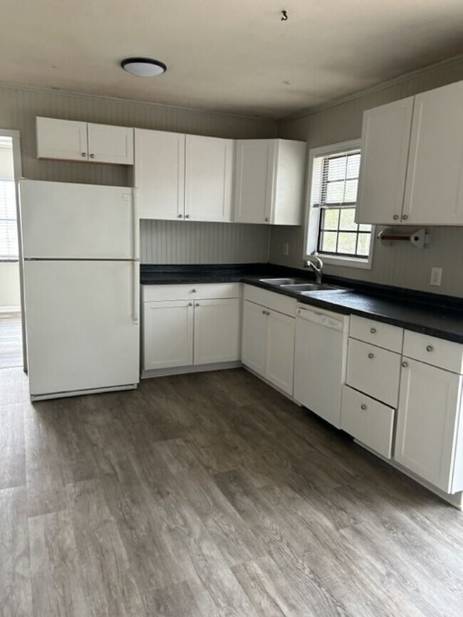 Photo - 5 Lake Pl House