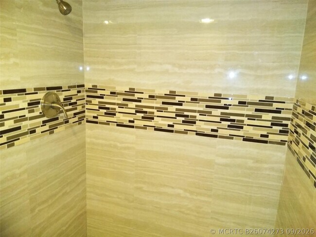 Foto del edificio - 301 Norwood Terrace