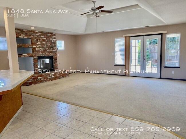 Building Photo - 1848 Santa Ana Ave