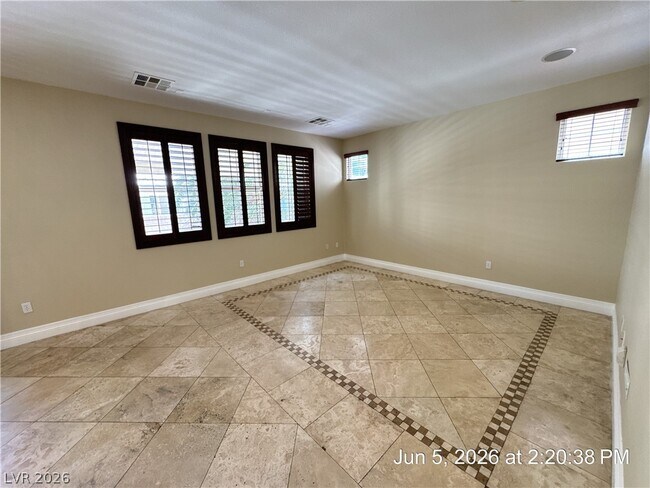 Building Photo - 3373 Osiana Ave