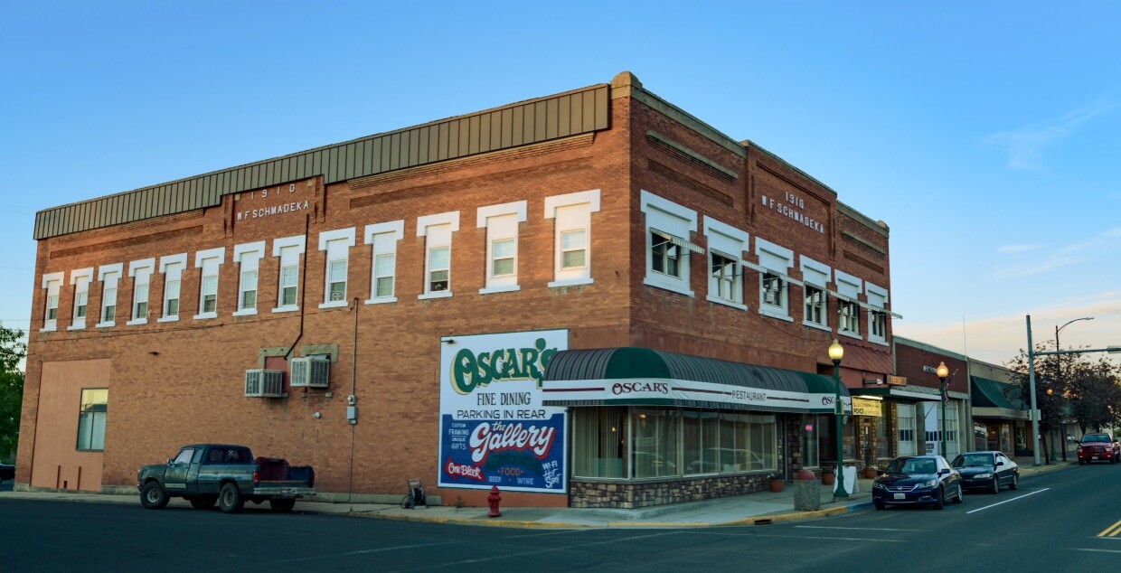 Building Photo - 107 E Main St