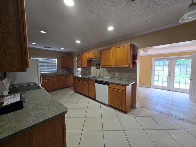 Building Photo - 1630 Summerdale Dr