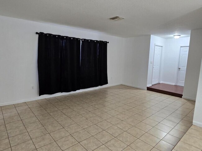 Foto del edificio - 1420 Mariner Blvd