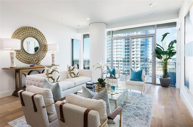 Foto del edificio - 7901 Windrose Ave.