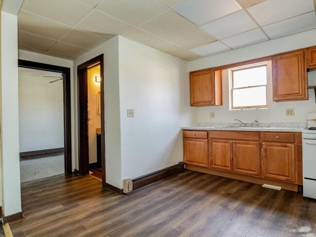 Foto del edificio - 1418 Lenz Ave