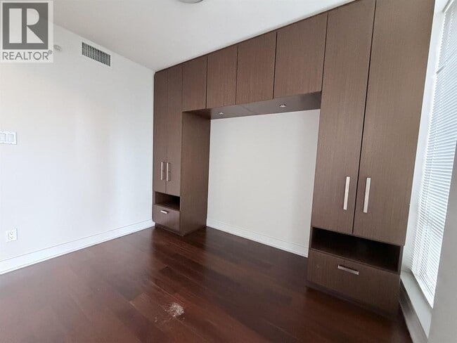 Building Photo - 1055 Richards St