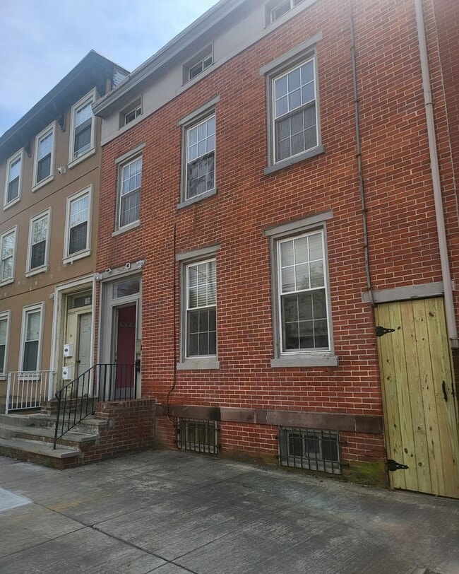Building Photo - 184 Brunswick Ave