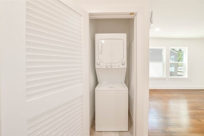 Foto del edificio - 6620 Lawndale St