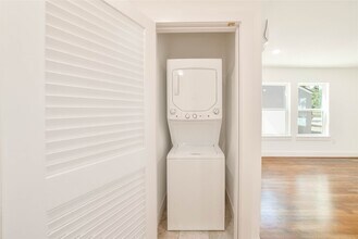 Building Photo - 6620 Lawndale St