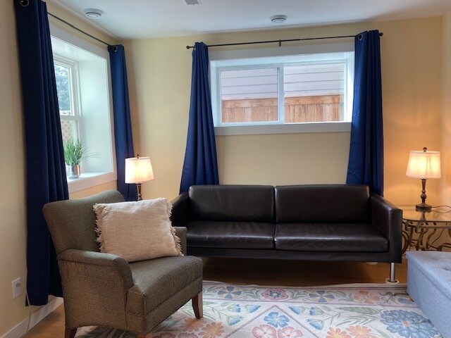 Photo du bâtiment - 2723 Chalice Rd NW