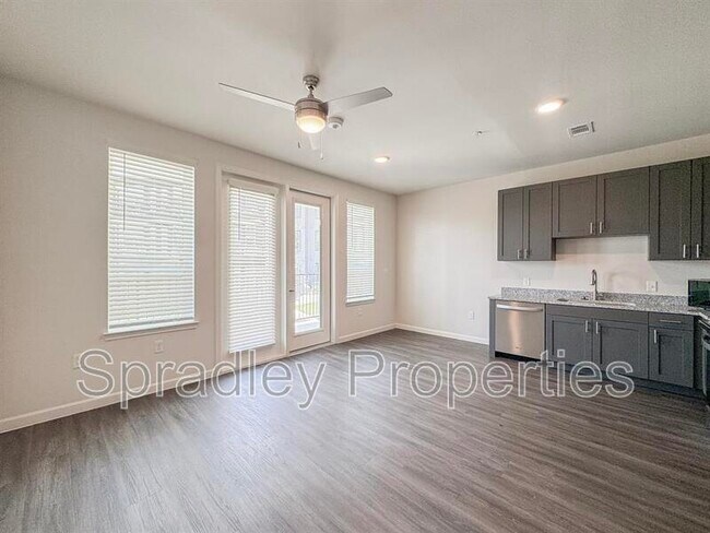 Building Photo - 710 Shine St