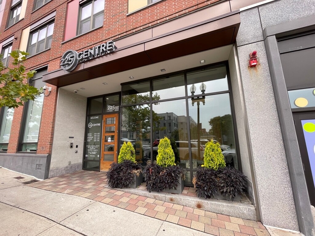 Primary Photo - 225 Centre St