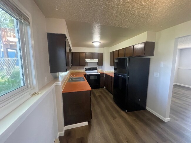 Foto del edificio - 4720 N Campbell Rd