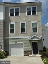 Building Photo - 400 Honeyberry Ln