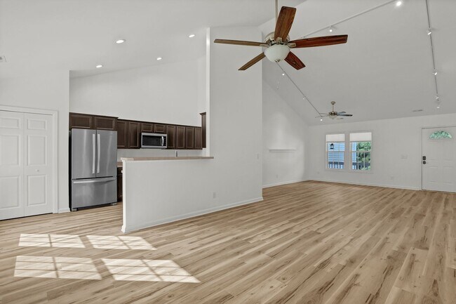 Foto del edificio - 244 Blue Creek Farms Drive