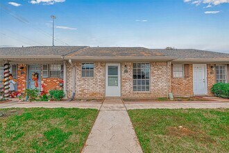 Building Photo - 1110 W Tri Oaks Ln Building Photo - 1110 W Tri Oaks Ln