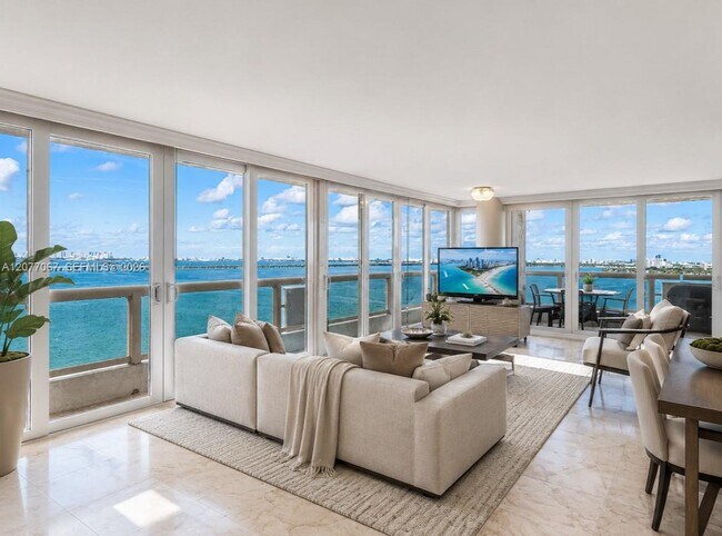 Building Photo - 1717 N Bayshore Dr