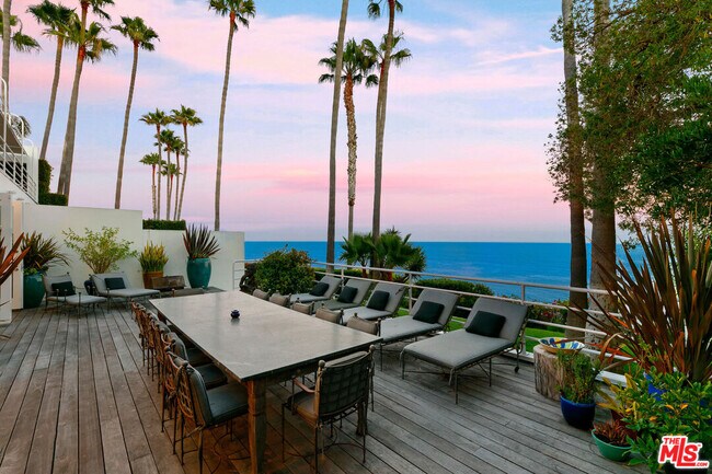 Foto del edificio - 27428 Pacific Coast Hwy