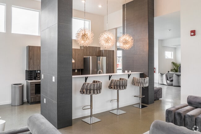 Casa club - The Amelia Apartments, LLC - 216