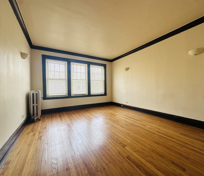 Foto del edificio - 5058 N Wolcott Ave