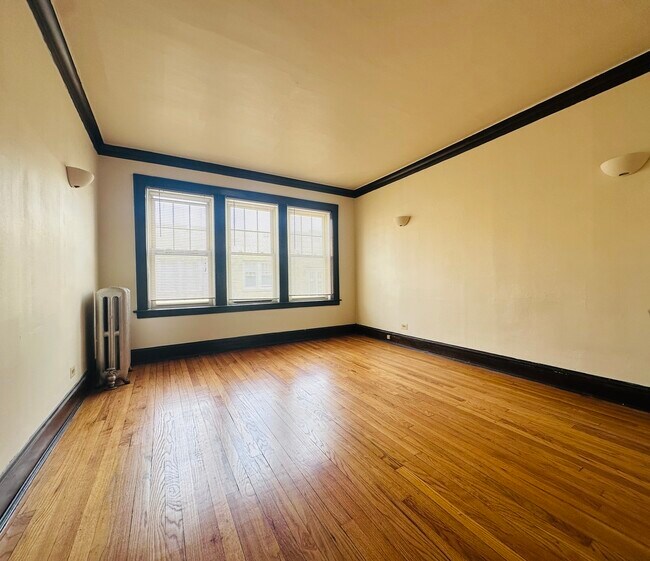 Foto del edificio - 5058 N Wolcott Ave