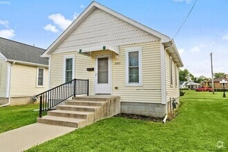 Building Photo - 2205 Ottawa Ave