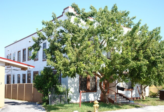 Building Photo - 1631 NW 3rd St