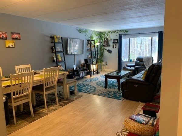 Building Photo - 1550 Worcester Rd