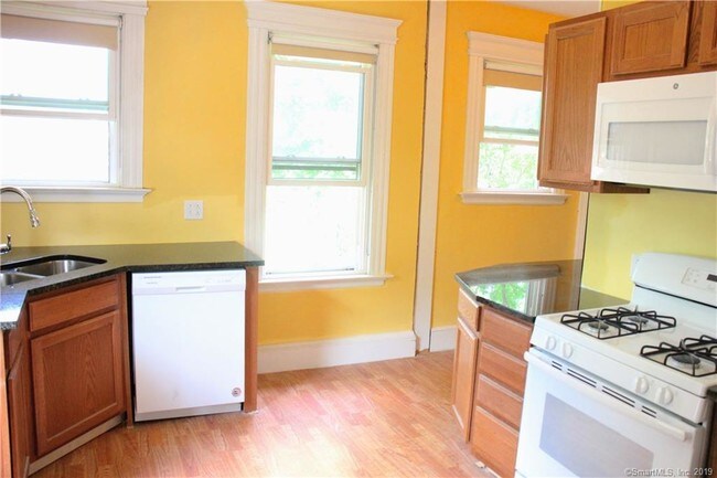 Foto del edificio - 158 Maple St